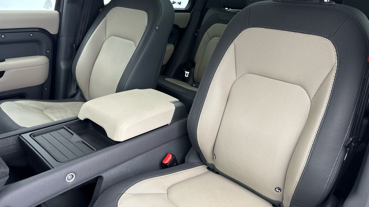 Used Land Rover Defender 130 2023 for sale - 76081594: Photo 7