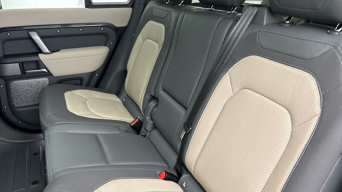 Used Land Rover Defender 130 2023 for sale - 76081594: Photo 8