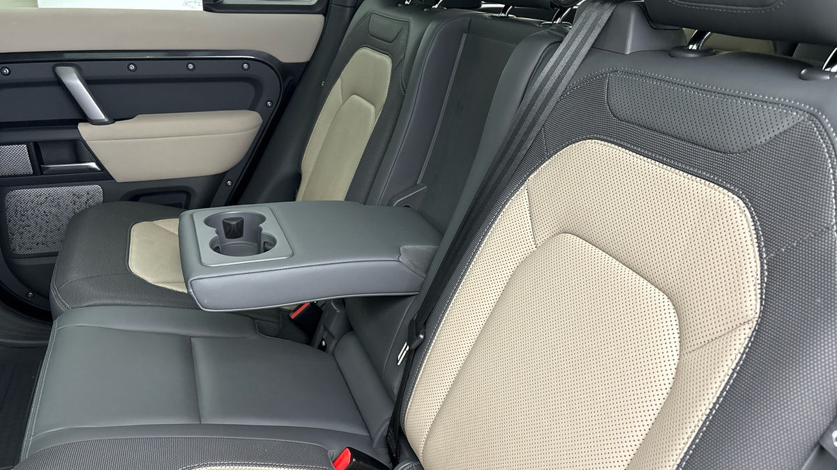 Used Land Rover Defender 130 2023 for sale - 76081594: Photo 9