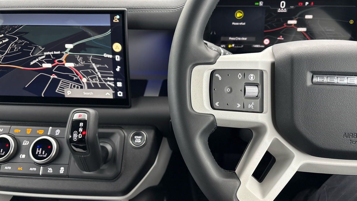 Used Land Rover Defender 90 2024 for sale - 76630370: Photo 13