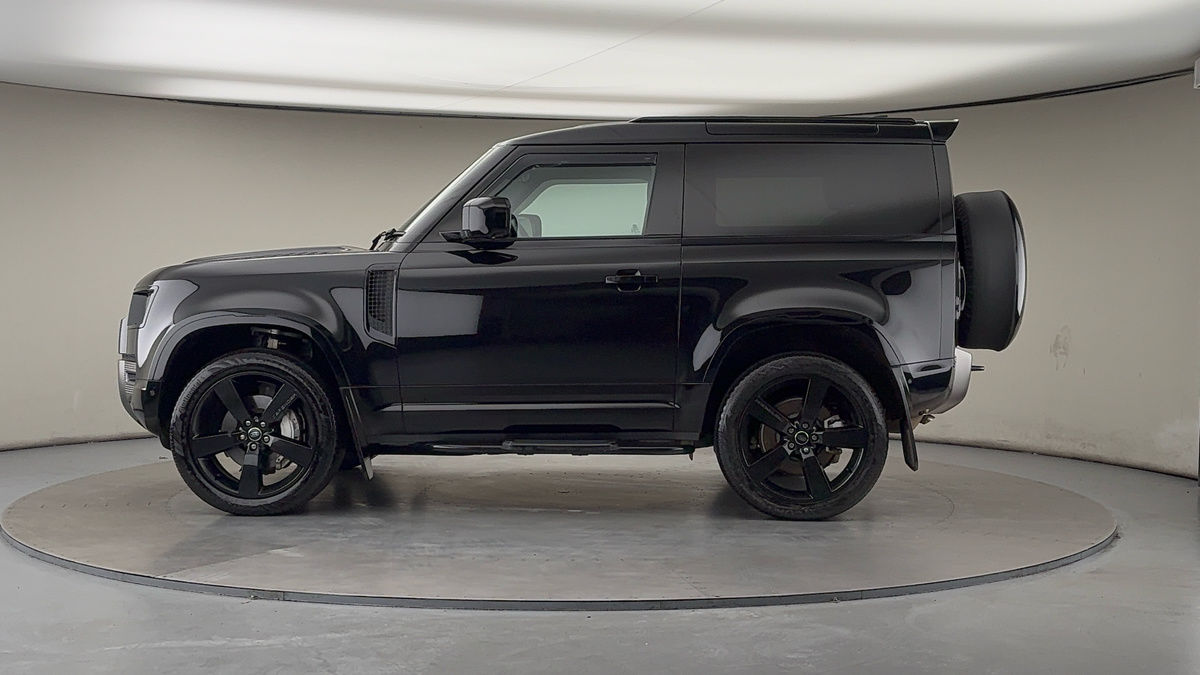 Used Land Rover Defender 90 2024 for sale - 76630370: Photo 15