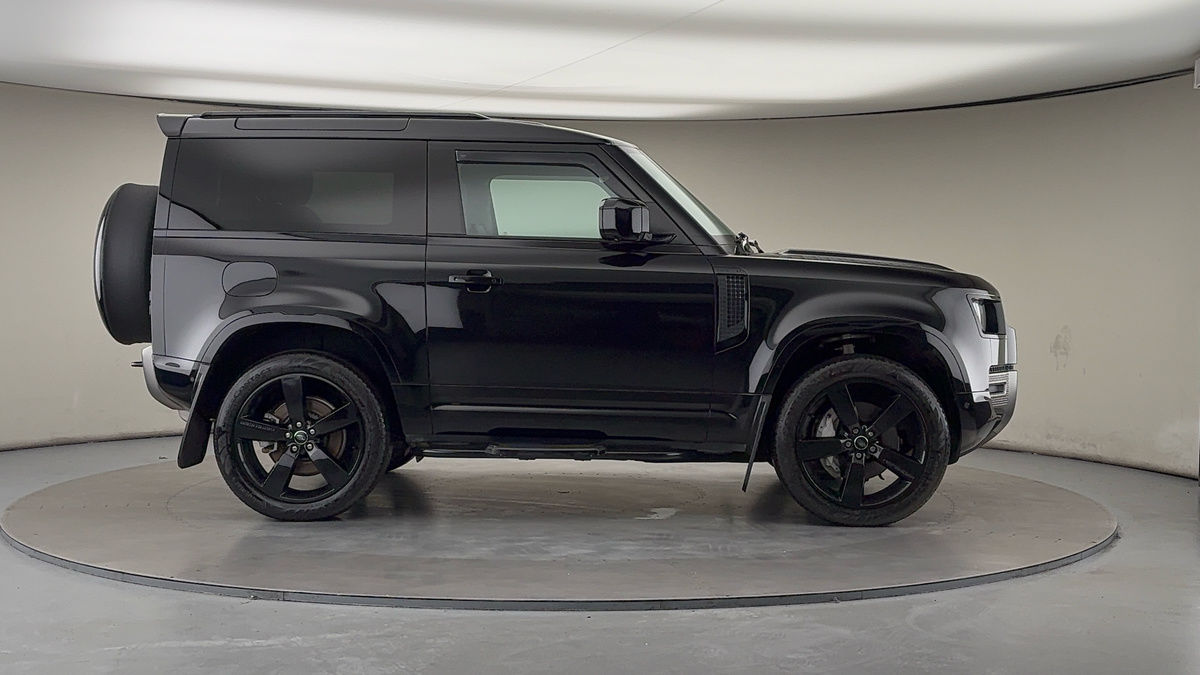 Used Land Rover Defender 90 2024 for sale - 76630370: Photo 16