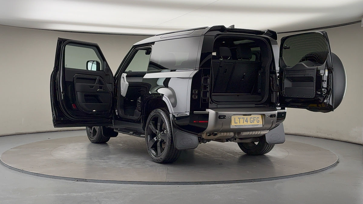 Used Land Rover Defender 90 2024 for sale - 76630370: Photo 23