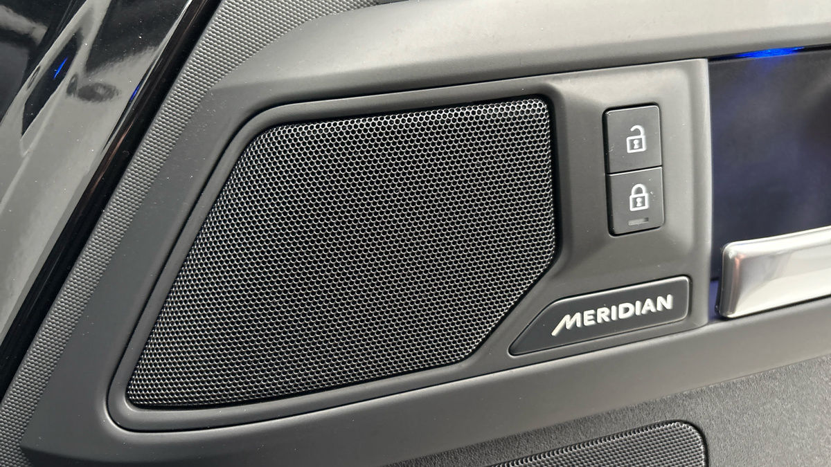 Used Land Rover Defender 90 2024 for sale - 76630370: Photo 25