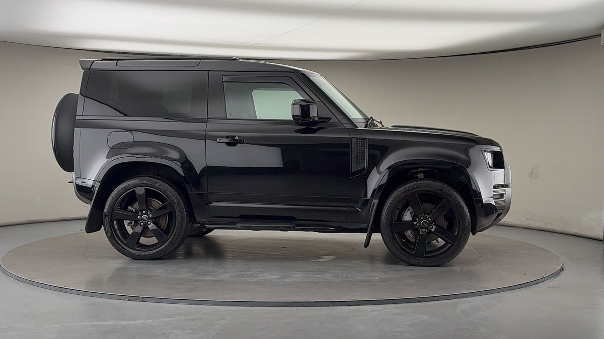 Used Land Rover Defender 90 2024 for sale - 76630370: Photo 37