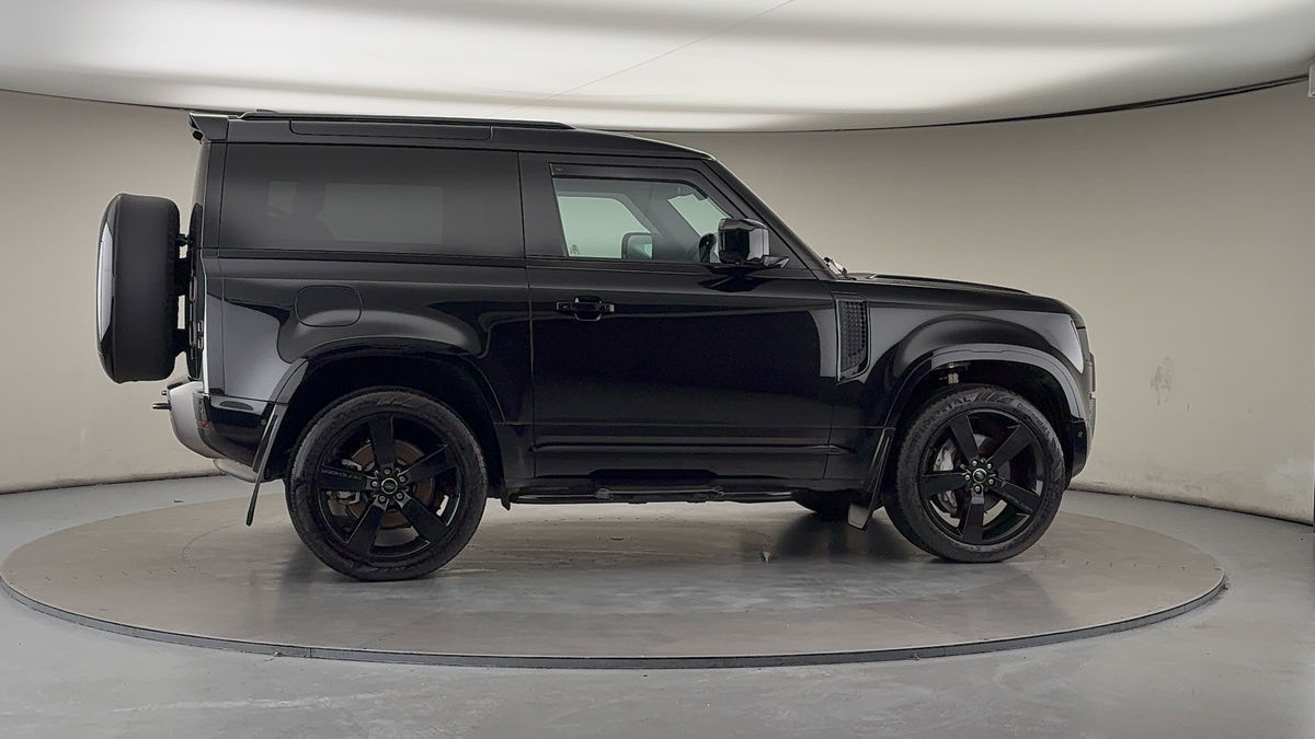 Used Land Rover Defender 90 2024 for sale - 76630370: Photo 38