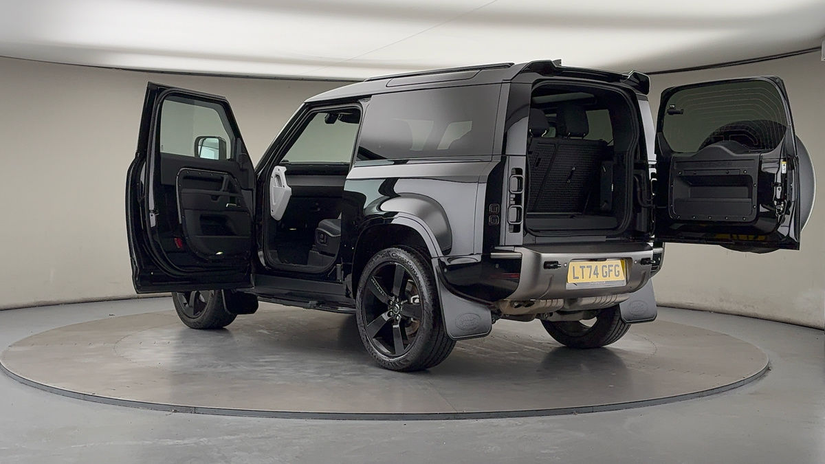 Used Land Rover Defender 90 2024 for sale - 76630370: Photo 44