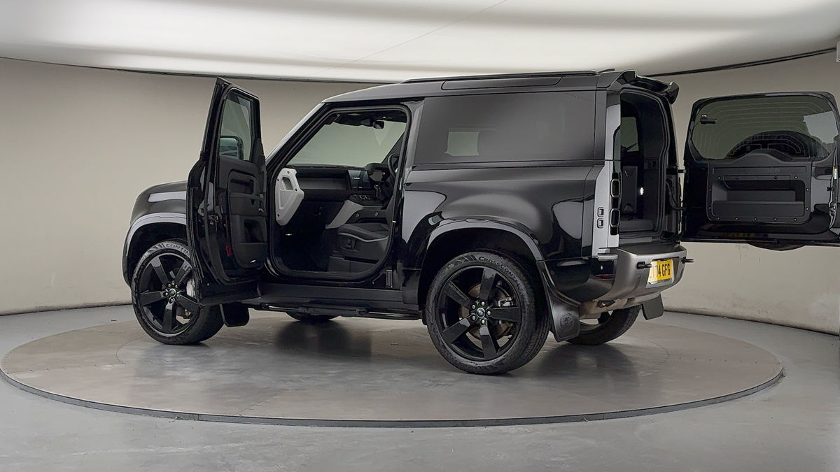 Used Land Rover Defender 90 2024 for sale - 76630370: Photo 46