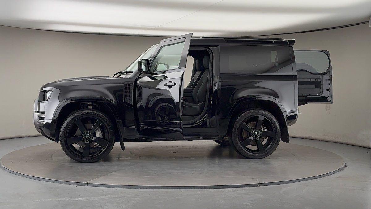 Used Land Rover Defender 90 2024 for sale - 76630370: Photo 48