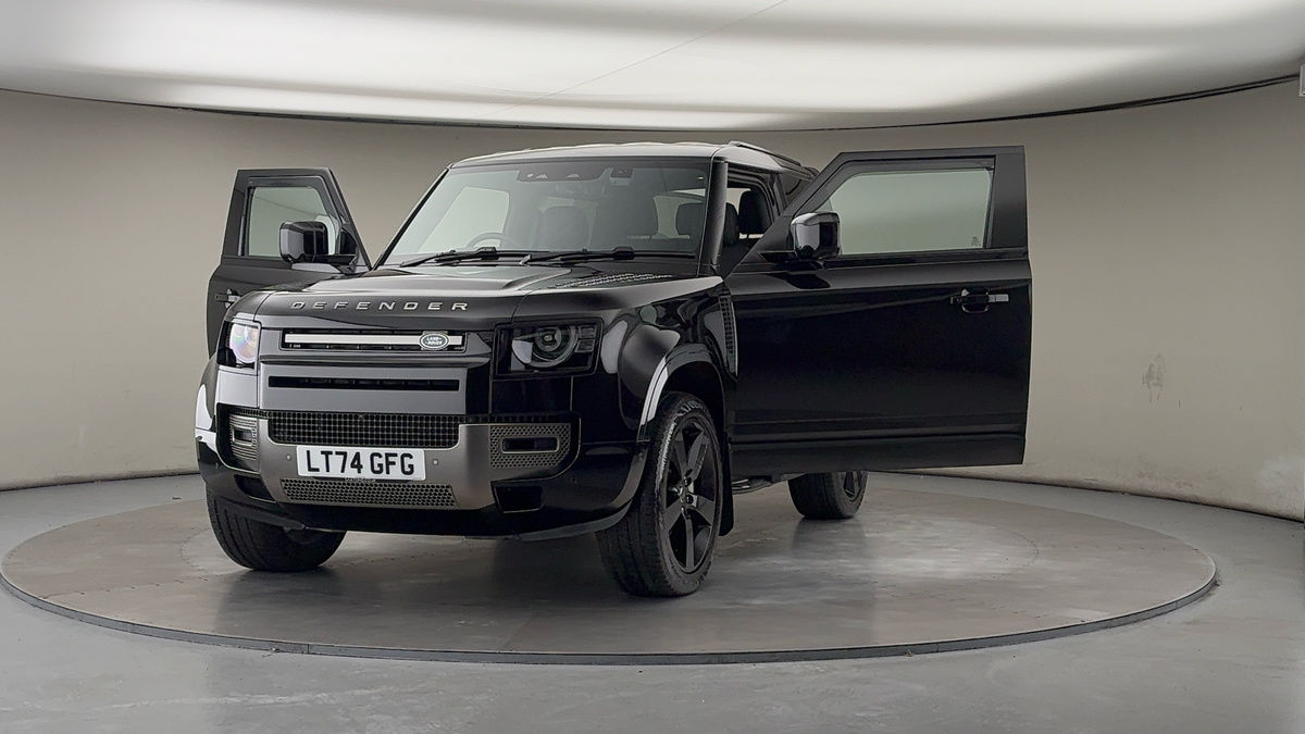 Used Land Rover Defender 90 2024 for sale - 76630370: Photo 51