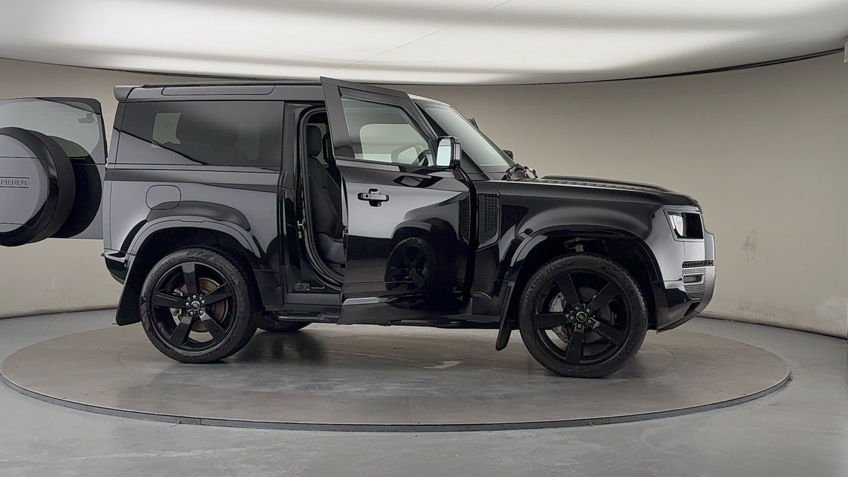 Used Land Rover Defender 90 2024 for sale - 76630370: Photo 56