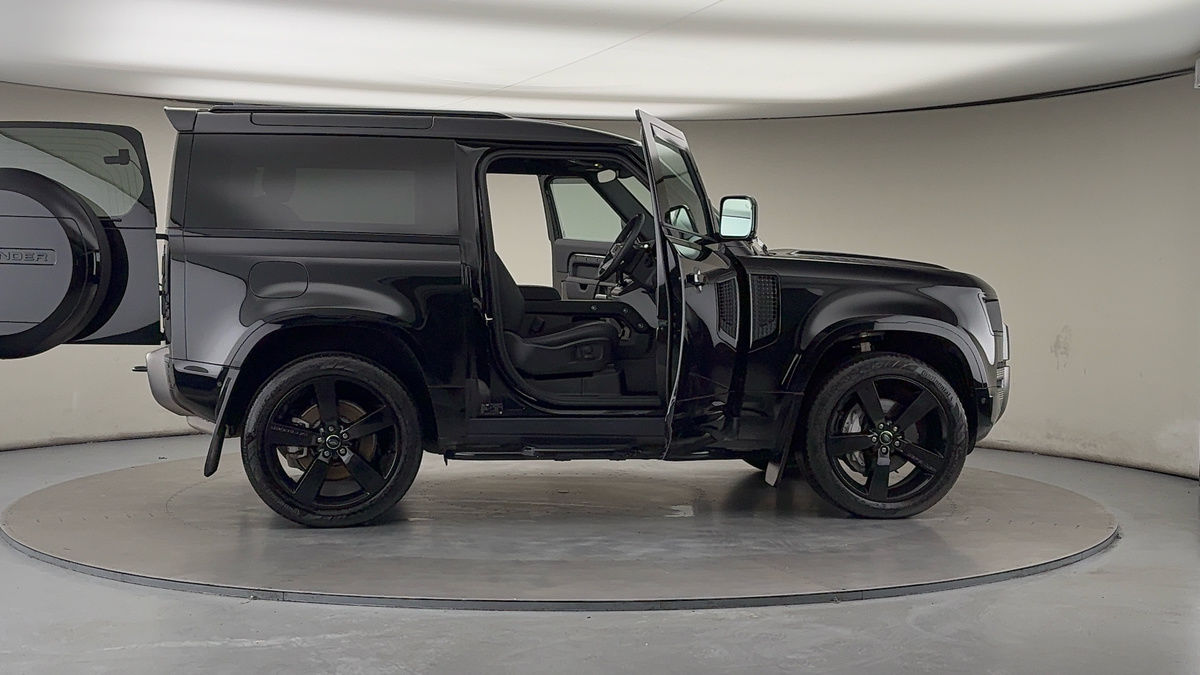 Used Land Rover Defender 90 2024 for sale - 76630370: Photo 57