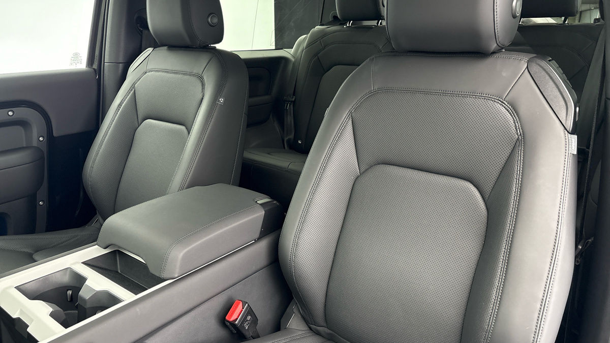 Used Land Rover Defender 90 2024 for sale - 76630370: Photo 7