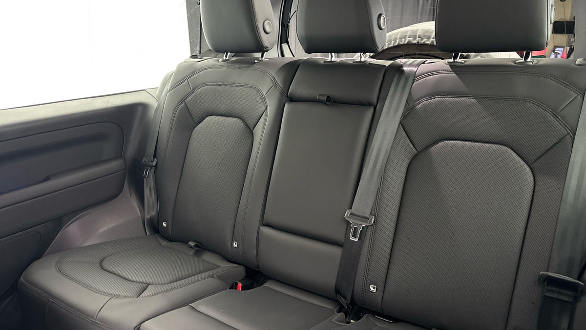 Used Land Rover Defender 90 2024 for sale - 76630370: Photo 8