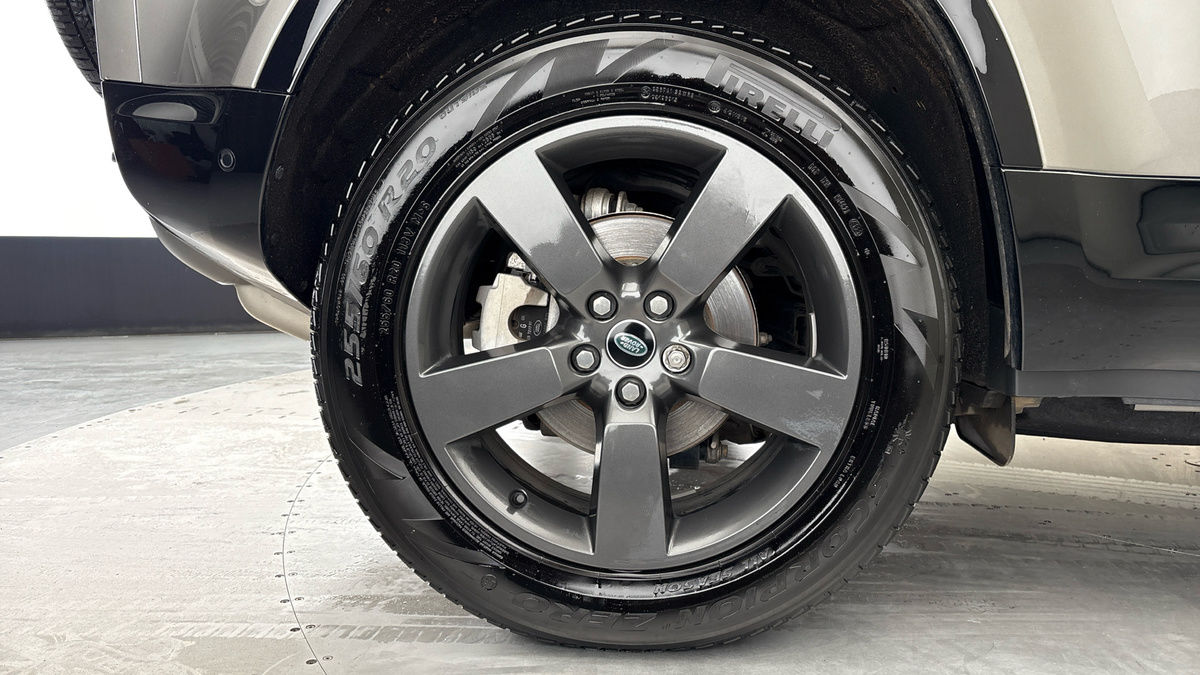 Used Land Rover Defender 110 2023 for sale - 76559618: Photo 10