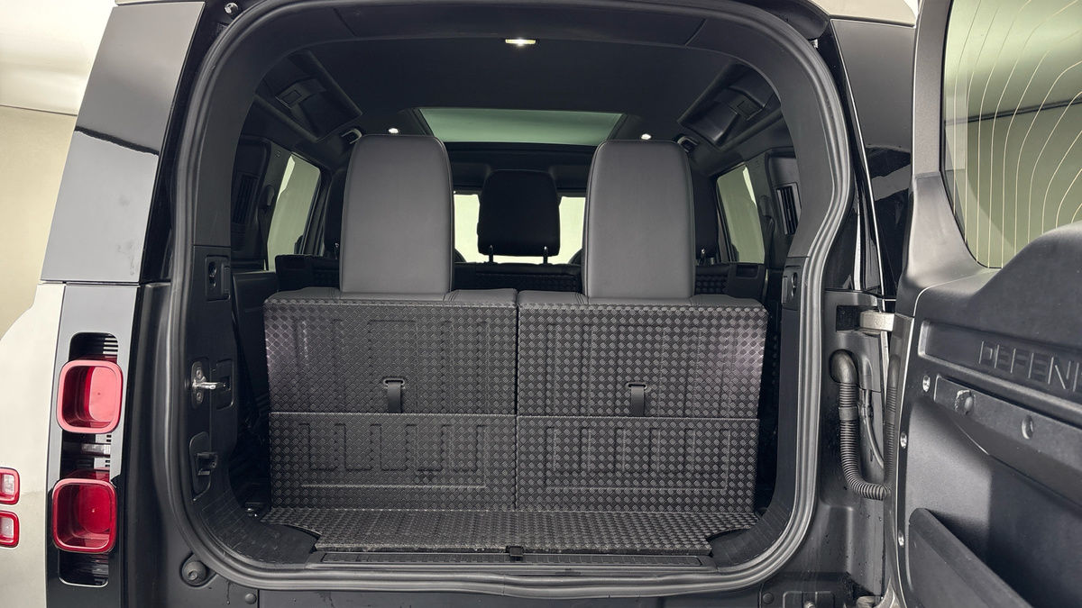 Used Land Rover Defender 110 2023 for sale - 76559618: Photo 11