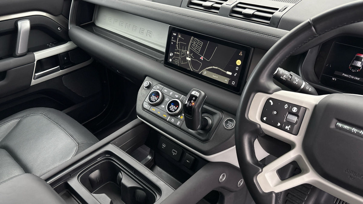 Used Land Rover Defender 110 2023 for sale - 76559618: Photo 18