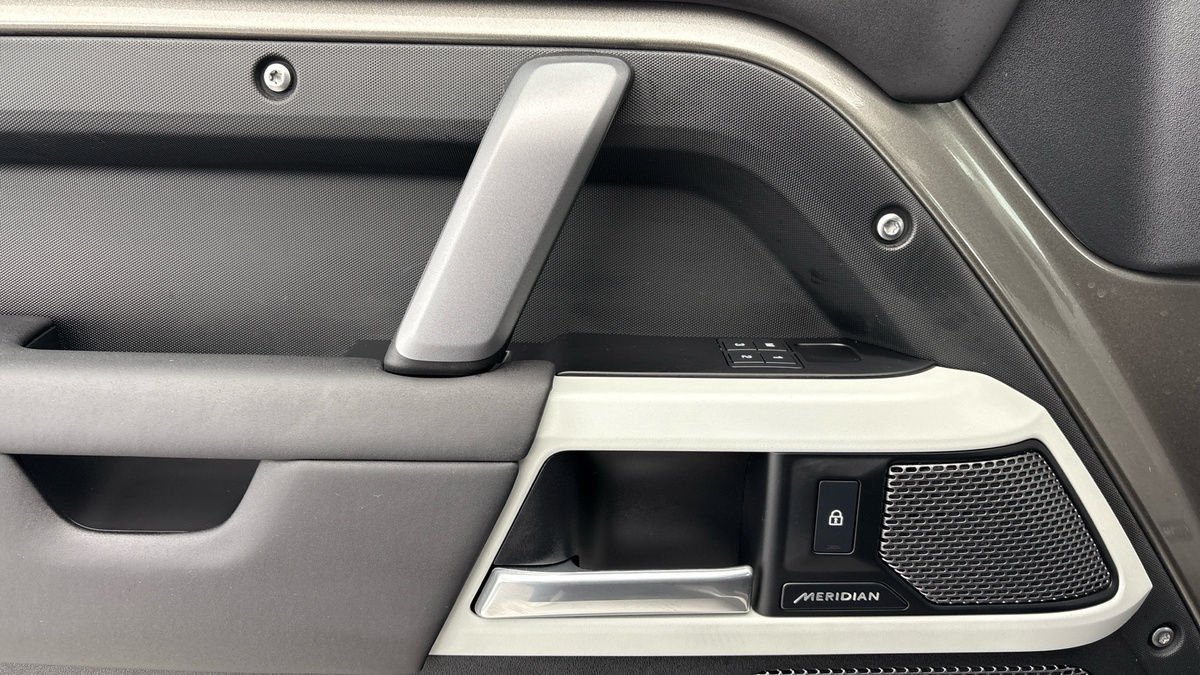 Used Land Rover Defender 110 2023 for sale - 76559618: Photo 19