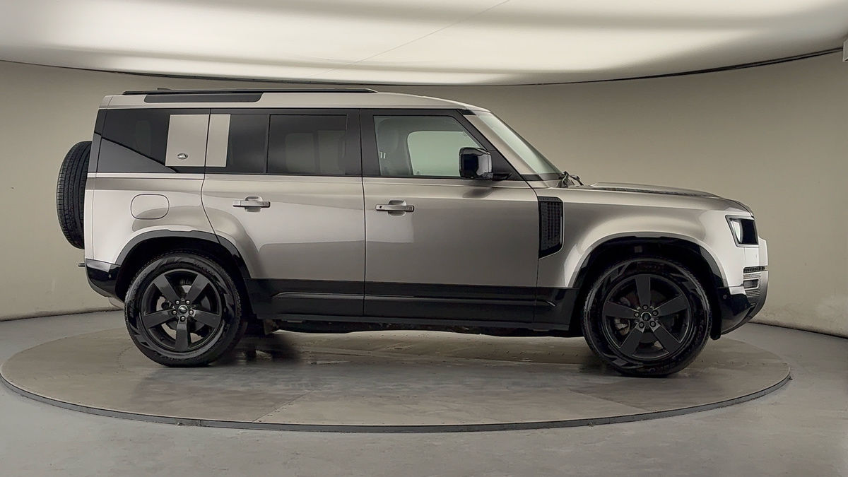 Used Land Rover Defender 110 2023 for sale - 76559618: Photo 37