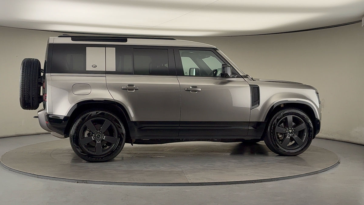 Used Land Rover Defender 110 2023 for sale - 76559618: Photo 38