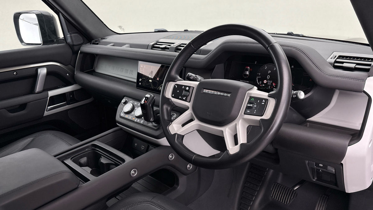 Used Land Rover Defender 110 2023 for sale - 76559618: Photo 5