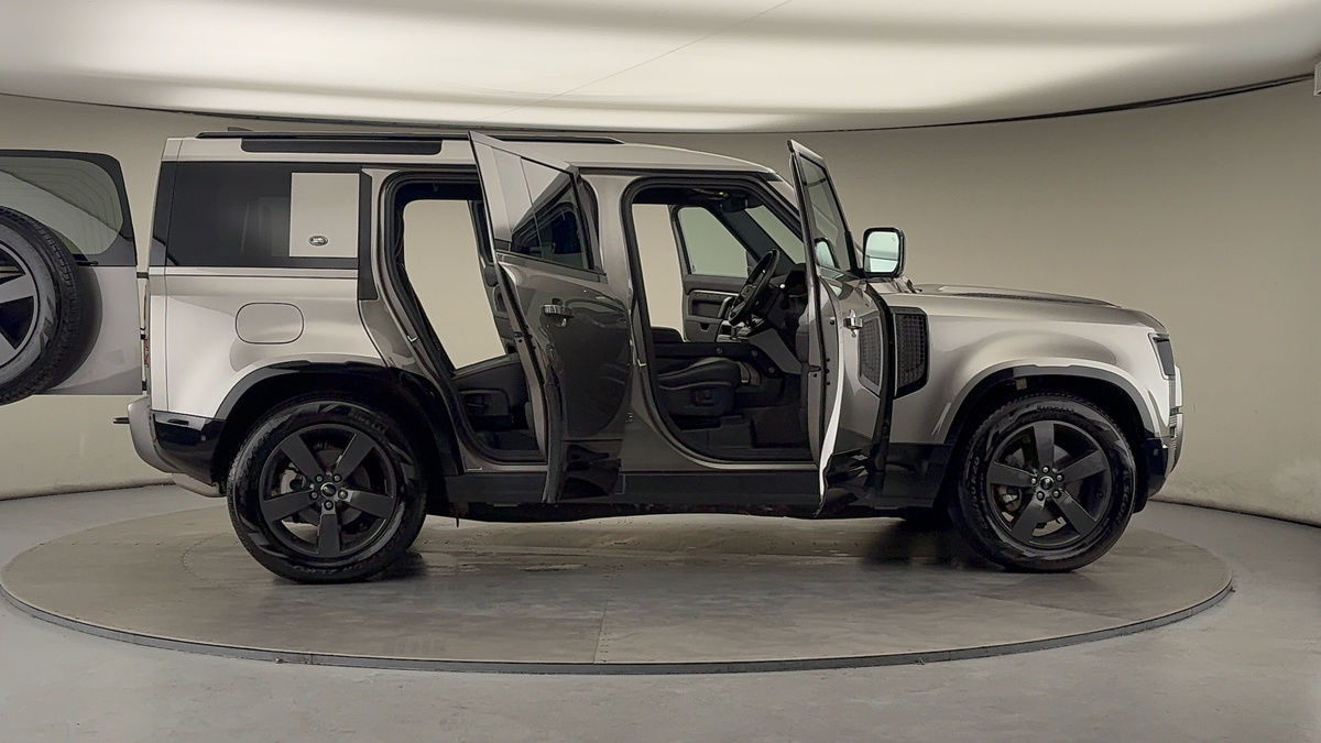 Used Land Rover Defender 110 2023 for sale - 76559618: Photo 57