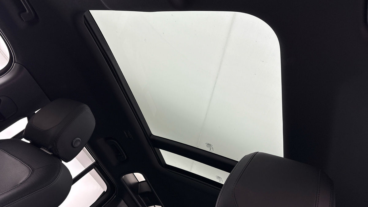 Used Land Rover Defender 110 2023 for sale - 76559618: Photo 6