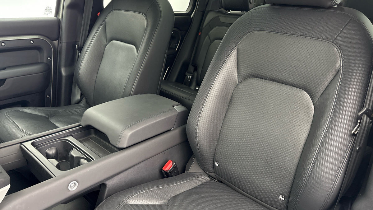 Used Land Rover Defender 110 2023 for sale - 76559618: Photo 7