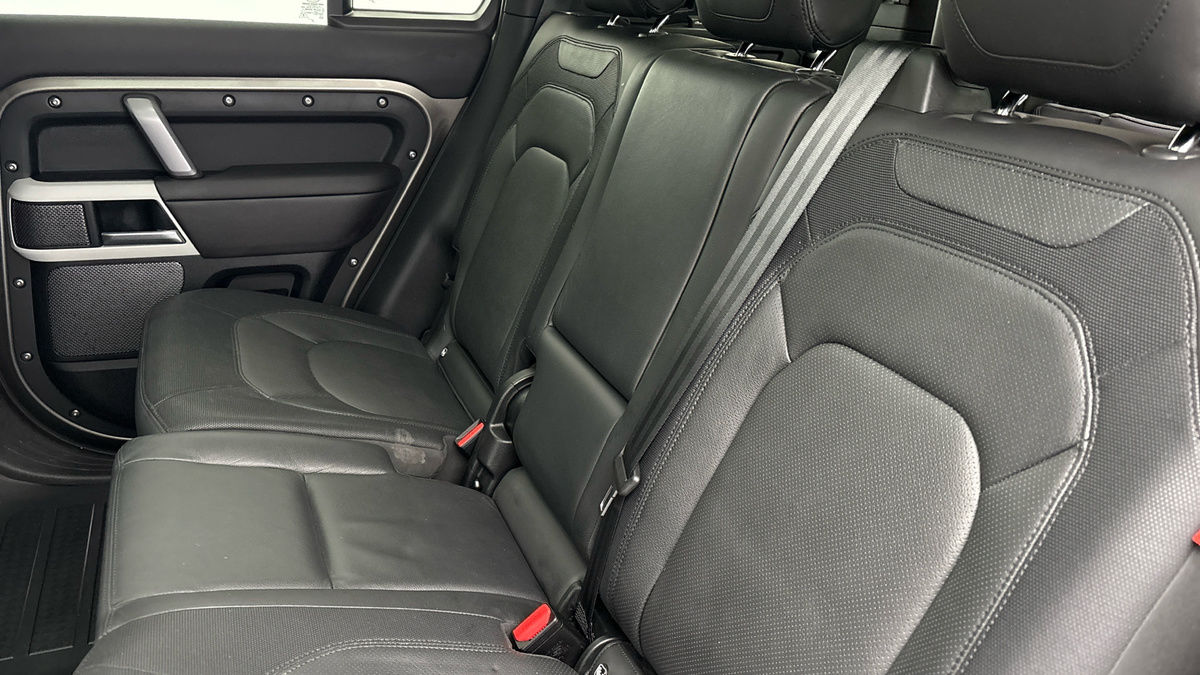 Used Land Rover Defender 110 2023 for sale - 76559618: Photo 8