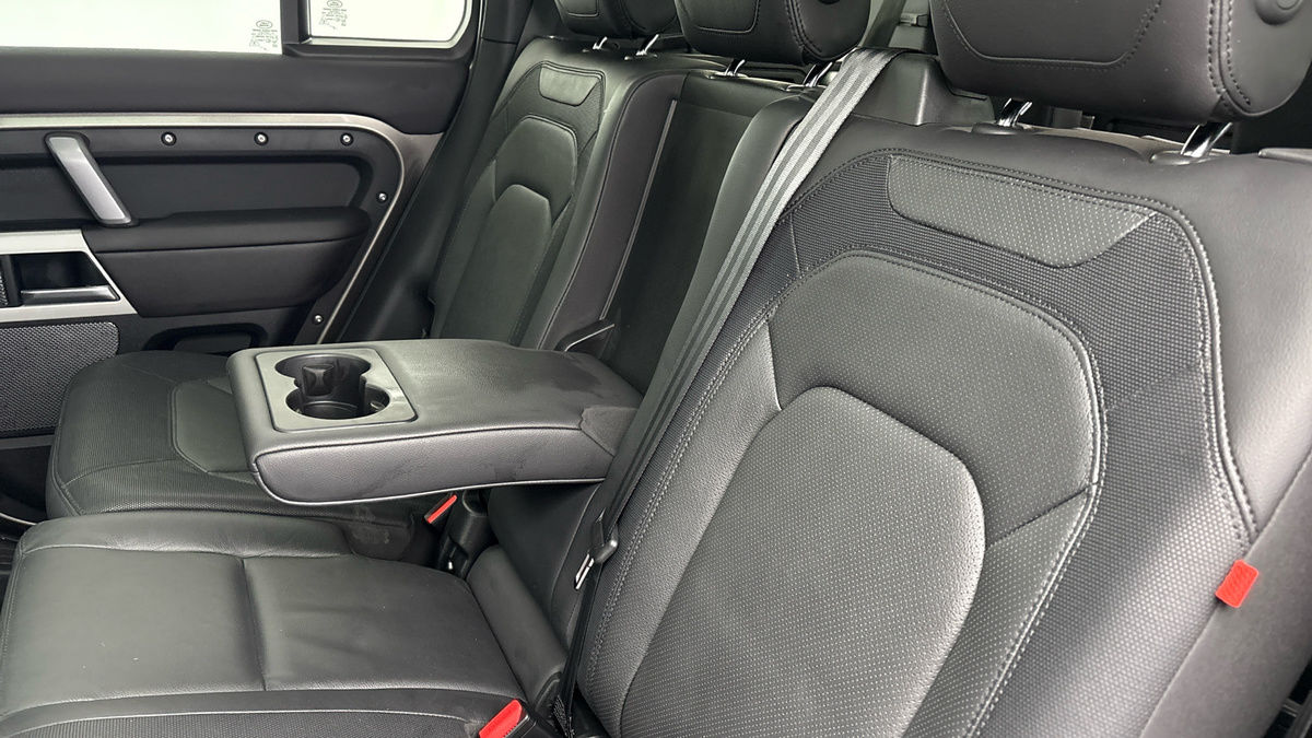 Used Land Rover Defender 110 2023 for sale - 76559618: Photo 9