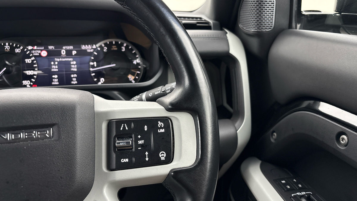 Used Land Rover Defender 110 2023 for sale - 76798985: Photo 14