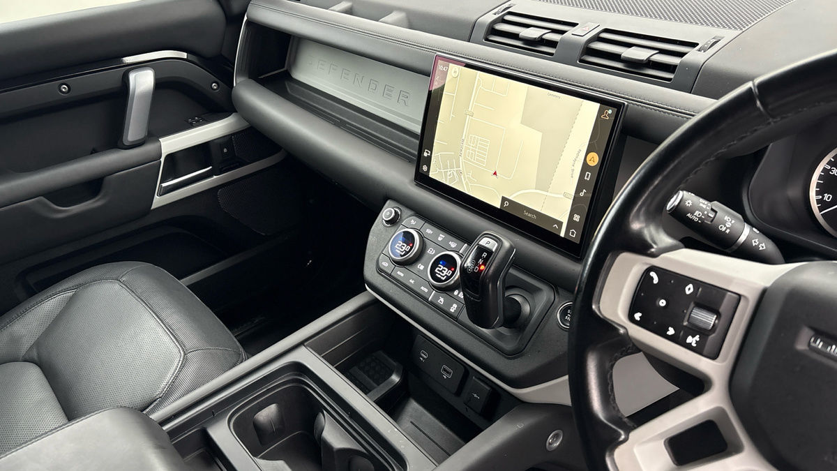 Used Land Rover Defender 110 2023 for sale - 76798985: Photo 18