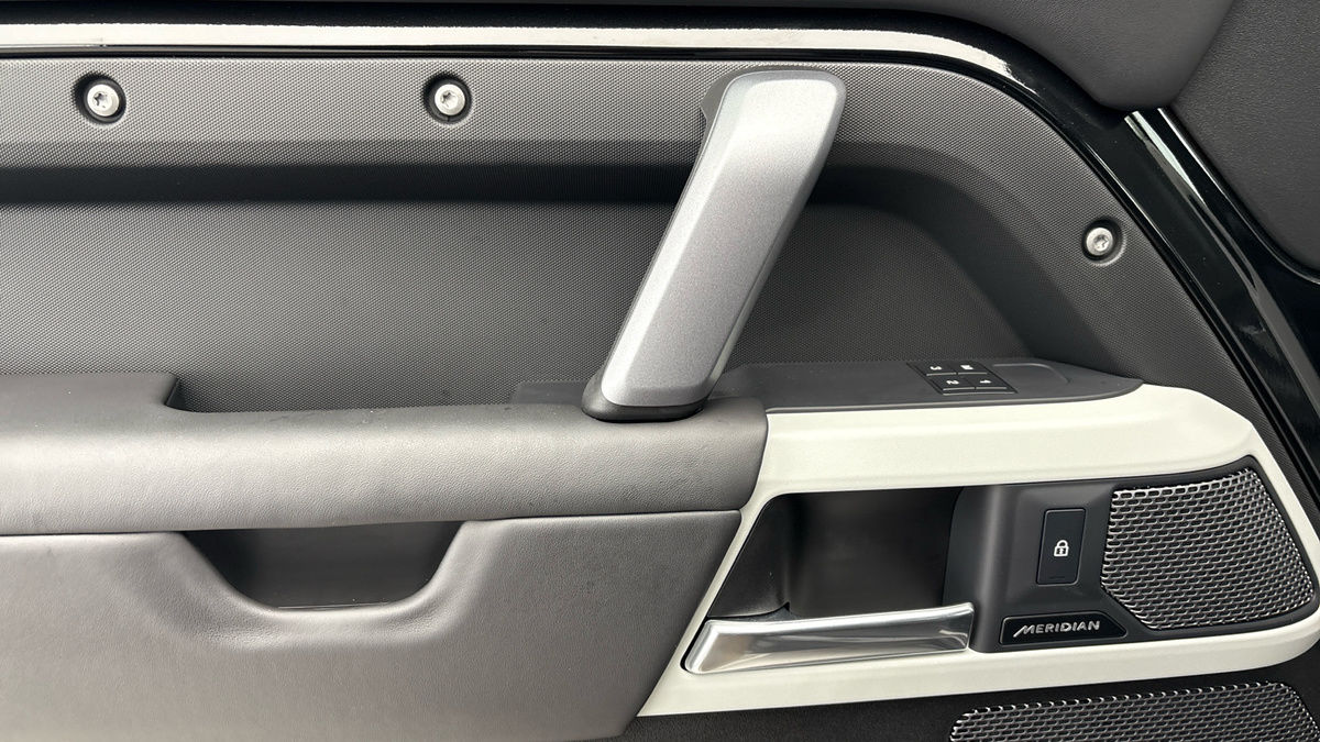 Used Land Rover Defender 110 2023 for sale - 76798985: Photo 19