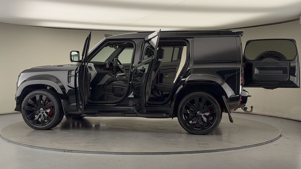 Used Land Rover Defender 110 2023 for sale - 76798985: Photo 49