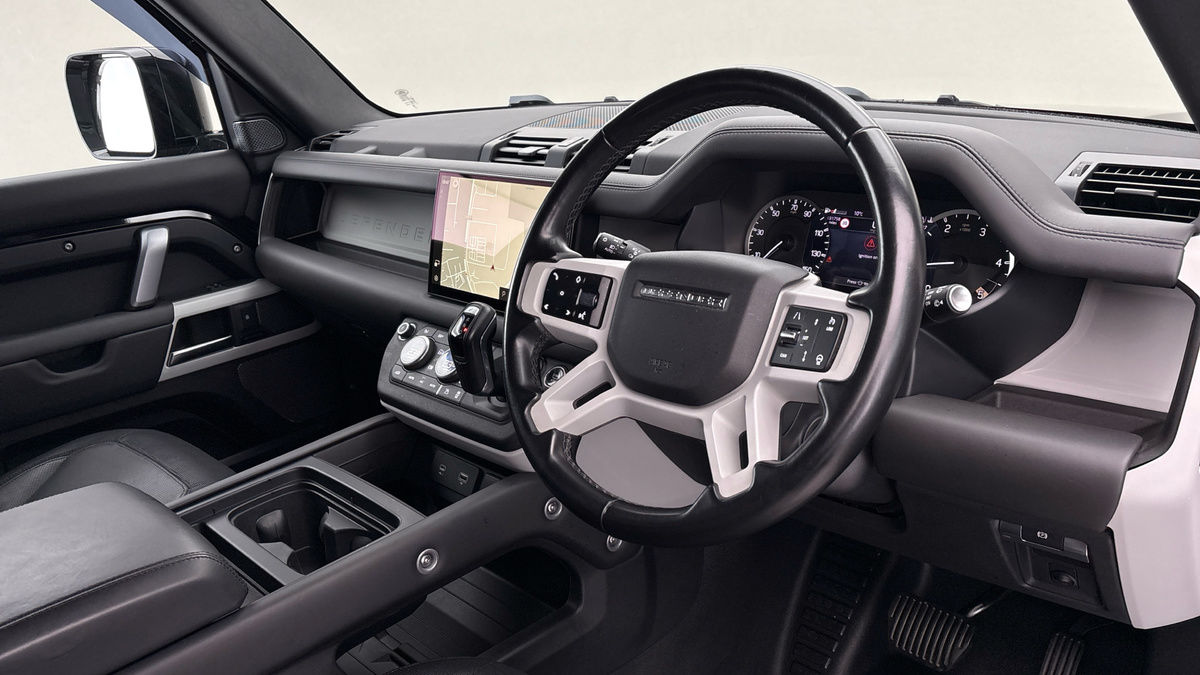 Used Land Rover Defender 110 2023 for sale - 76798985: Photo 5