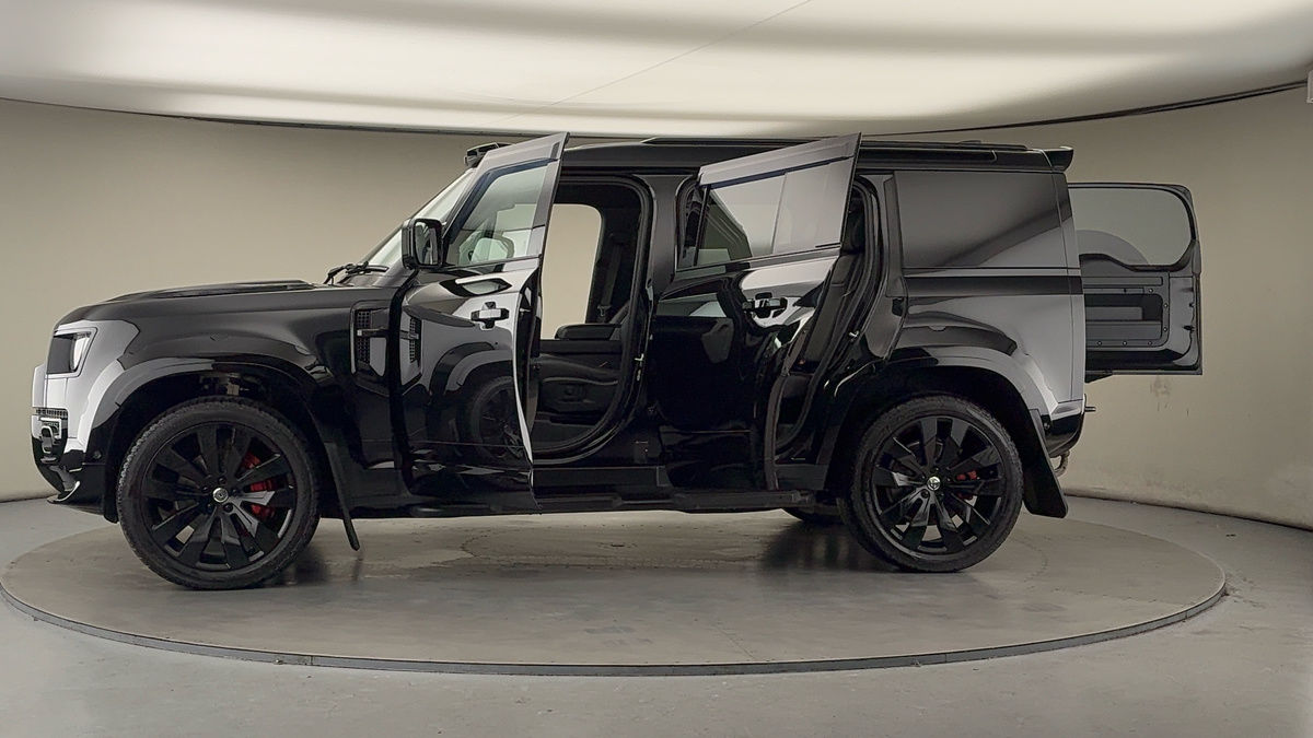 Used Land Rover Defender 110 2023 for sale - 76798985: Photo 50