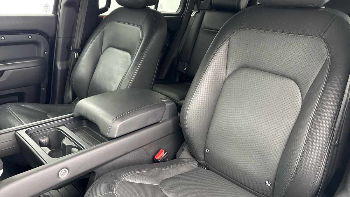Used Land Rover Defender 110 2023 for sale - 76798985: Photo 7