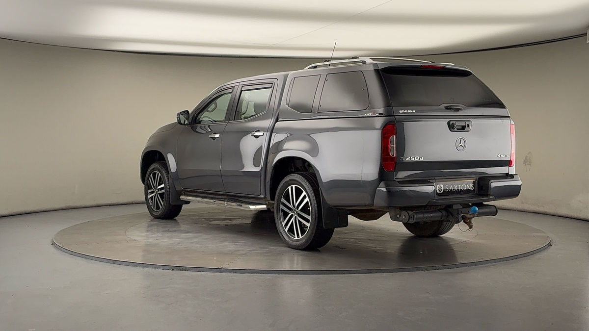 Used Mercedes-Benz X Class 2019 for sale - 76368747: Photo 2