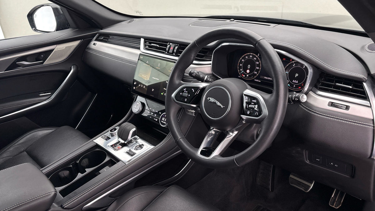 Used Jaguar F-Pace 2023 for sale - 76280694: Photo 5