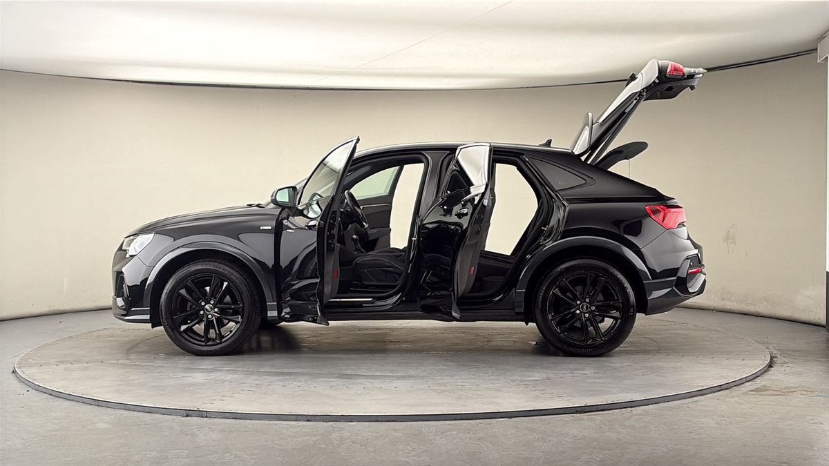 Used Audi Q3 2022 for sale - 77990349: Photo 46