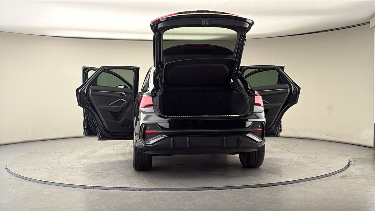 Used Audi Q3 2022 for sale - 77990349: Photo 60