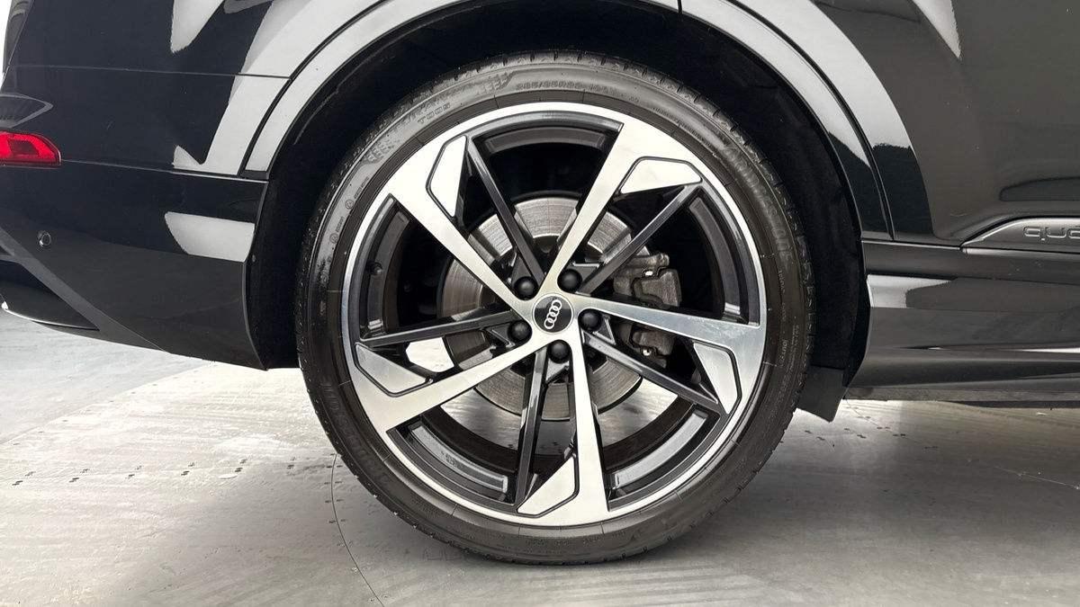 Used Audi Q7 2023 for sale - 76368748: Photo 10