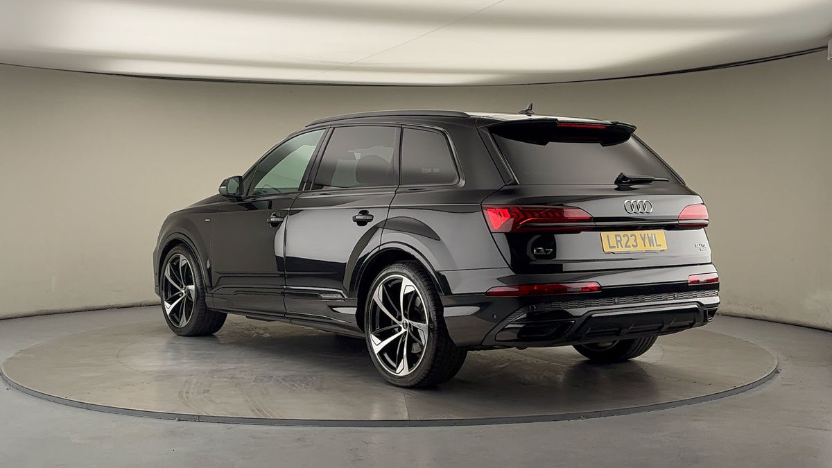 Used Audi Q7 2023 for sale - 76368748: Photo 2