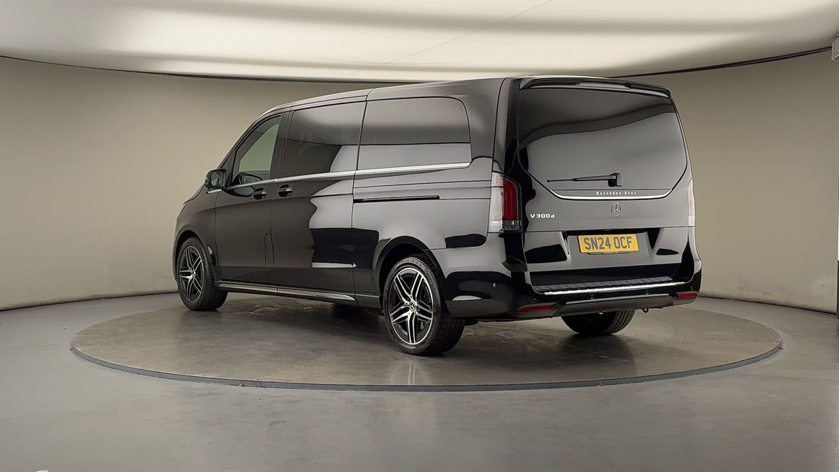 Used Mercedes-Benz V-Class 2024 for sale - 76010602: Photo 2