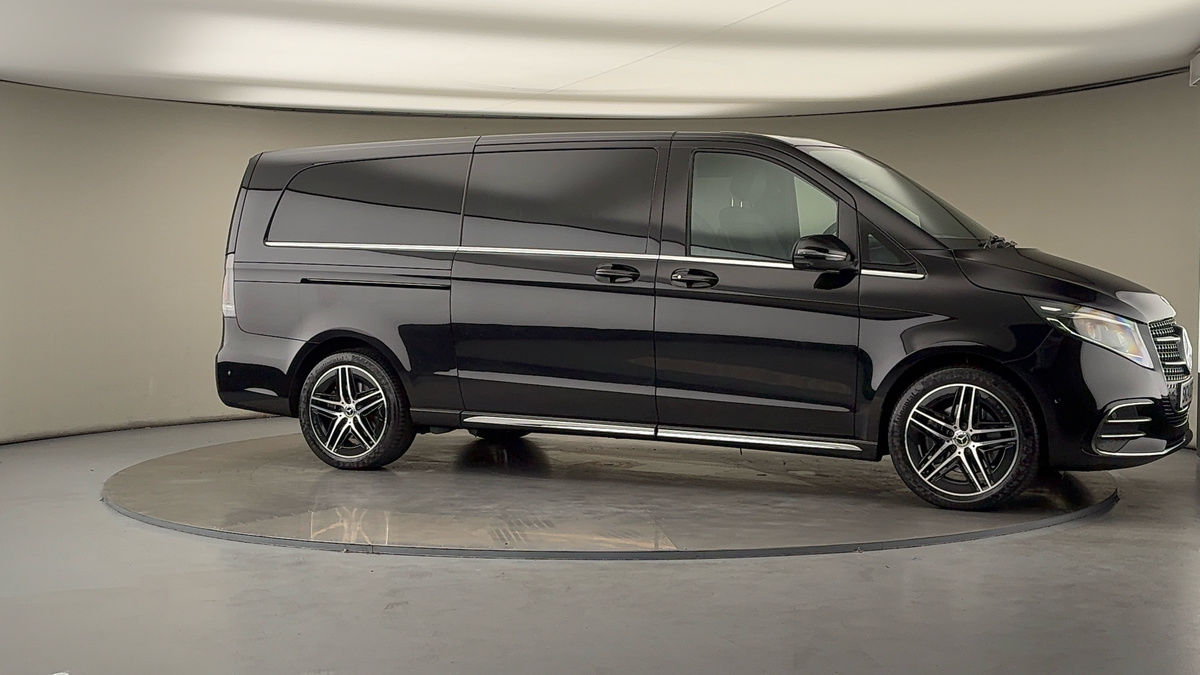 Used Mercedes-Benz V-Class 2024 for sale - 76010602: Photo 35