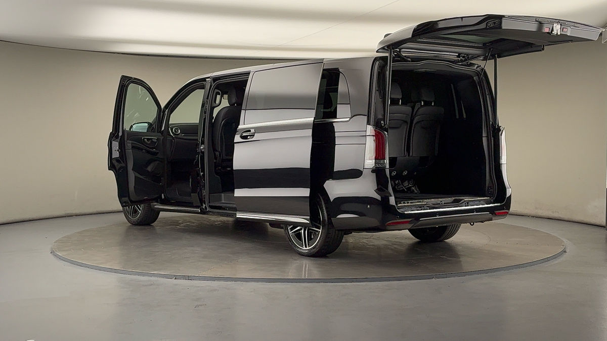 Used Mercedes-Benz V-Class 2024 for sale - 76010602: Photo 43