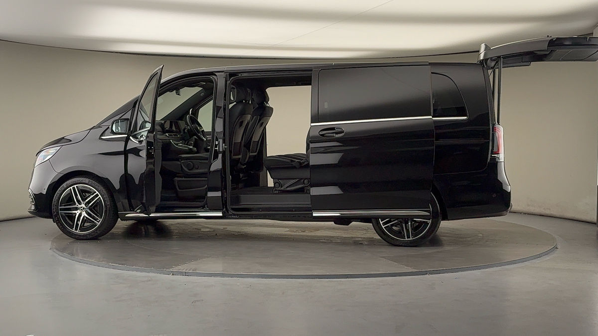 Used Mercedes-Benz V-Class 2024 for sale - 76010602: Photo 46