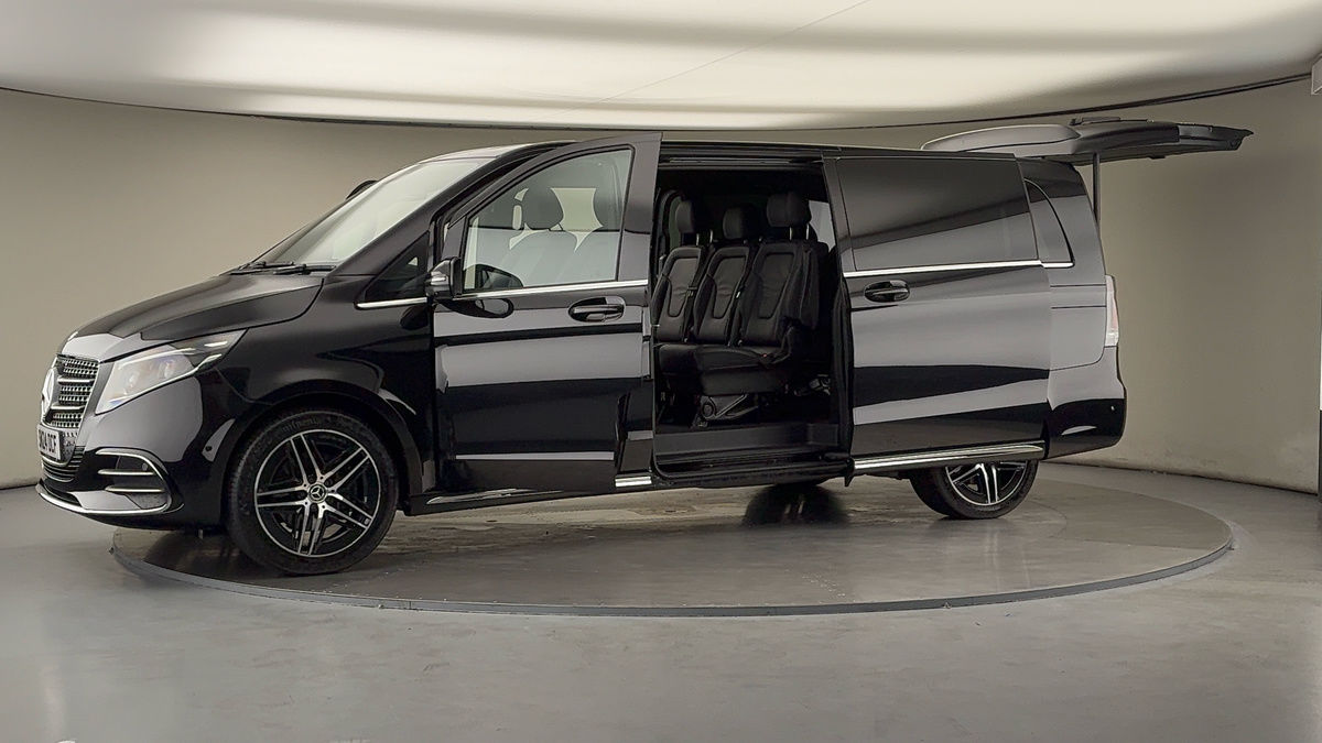 Used Mercedes-Benz V-Class 2024 for sale - 76010602: Photo 48