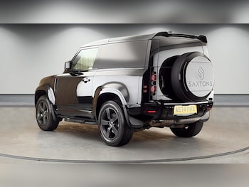 Used Land Rover Defender 90 2024 for sale - 78632777: Photo