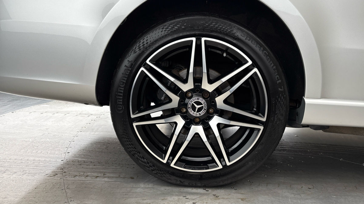 Used Mercedes-Benz V-Class 2023 for sale - 75924509: Photo 10